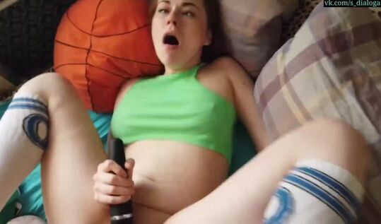 Домашка с русской парочкой дома в спальне