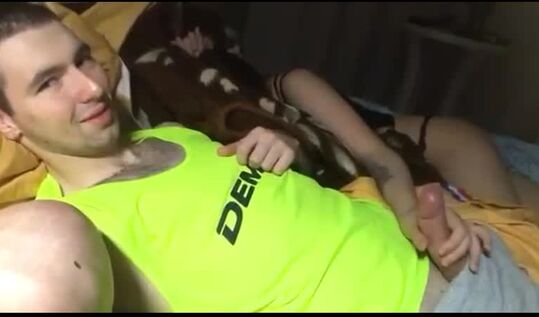 Руки Базуки привел домой бухую шкуру чтобы она ему подрочила