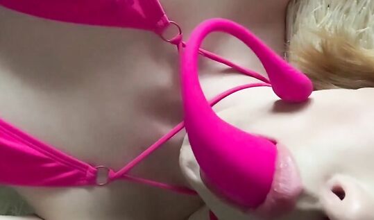 Слив рыжей сучки Nastya_zhilina (Анастасия Жилина) с вибратором во рту