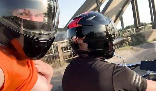 Настя Жилина едет на мотике и показывает свои маленькие сиски