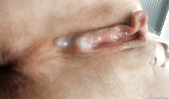 Милфа с огромными сиськами Anaiz Kassiano кайфует от мощного кремпая