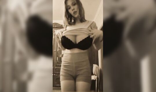 Слив тиктокерши Kitty.Kettt aka Mommy Kitty с большими доечками