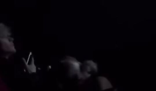 Лиза Лпшка (LPSHKAA) сосет хуй в кинотеатре на заднем ряду