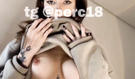 Мелстрой задонатил лям молодой стримерше и развел показать сиськи в прямом эфире