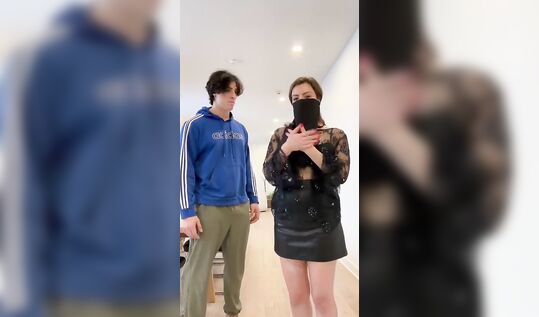 Молодой ферзь отлизал очко и трахнул свою озабоченную толстожопую мачеху Alina Angel aka Arabicalinaangel пока батя был на работе