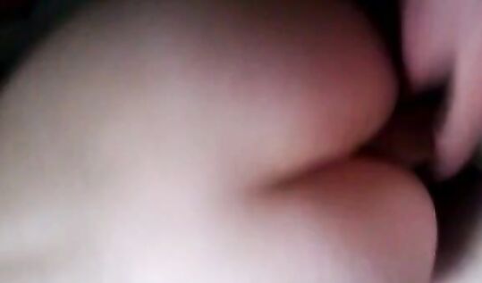 "Я ща кончу! - Кончай!" пропищала шкура заебавшись стоять раком