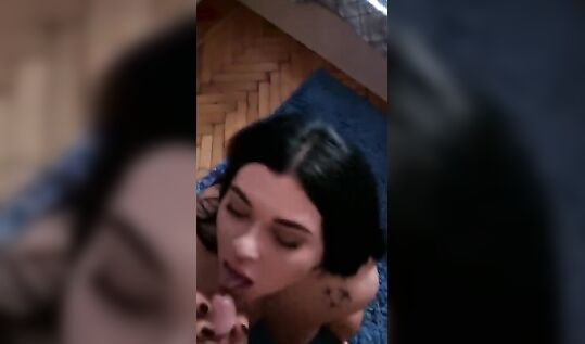 Паренек завафлил толстушку модель формата Plus Size Карина Black Kovi и выложил видео в интернет