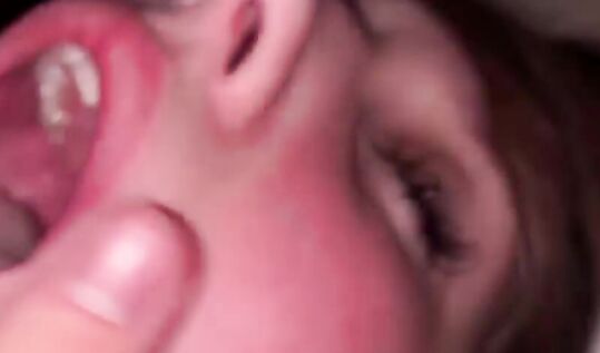 Слив с Boosty инстамодели Влады Максимовой aka Whylollycry как чувак жарит ее на хате, а она стонет как сучка