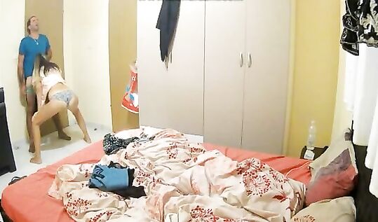 Спизженное видео со скрытой камеры как блондинка мексиканка сосет хуй мужу в спальне