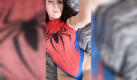 Слив русской модели с онлифанс Анны Тихомировой aka Дуняши aka Wbery с шикарной большой задницей в костюме человека паука