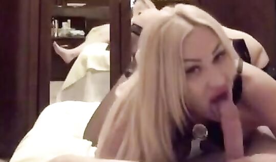 "Какой хуй у тебя сладкий! - Тебе нравится? - Да!" сисястая эскортница индивидуалка Nastya Tasty попросила клиента снять ее на телефон как она сосет его член