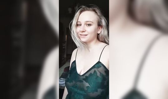 "Даже если не побрито, дальше что?" Алиса Рудэн aka Palataknyazevoy ведет стрим и общается со своими подписчиками дрочерами