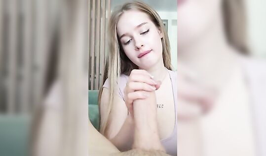 POV: Сквиртующая наездница забрызгала тебе всё лицо и камеру